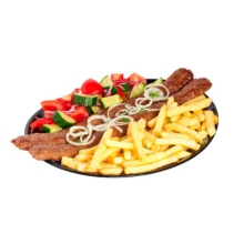 Veiseliha kebab friikartuliga, salat, kaste